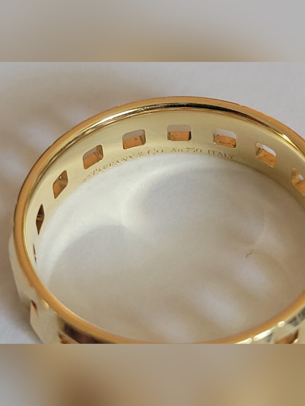 Genuine TIFFANY & Co. Solid 18k Gold T RING - Picture 7 of 13